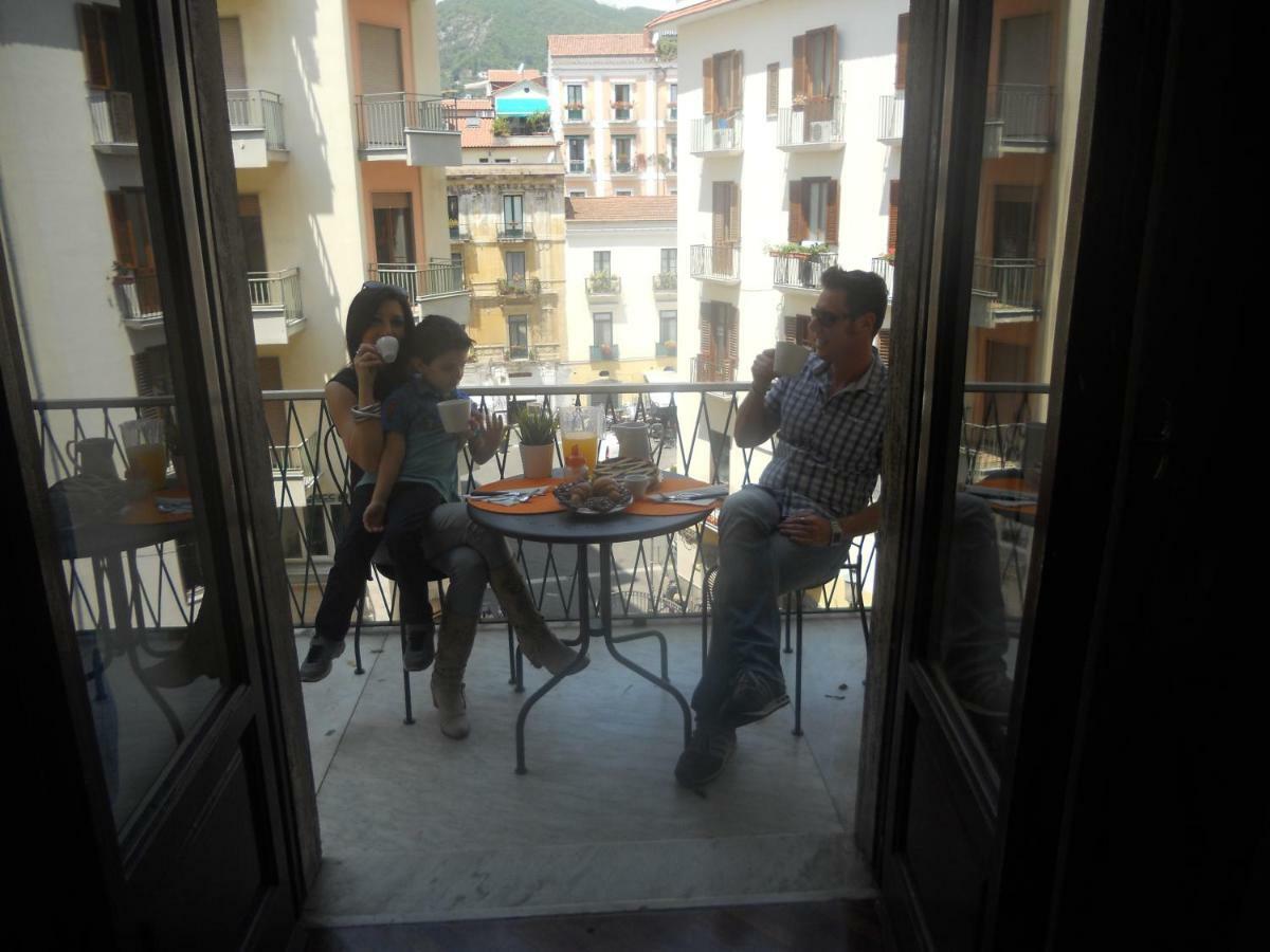 Appartamento Velia Salerno Exterior foto