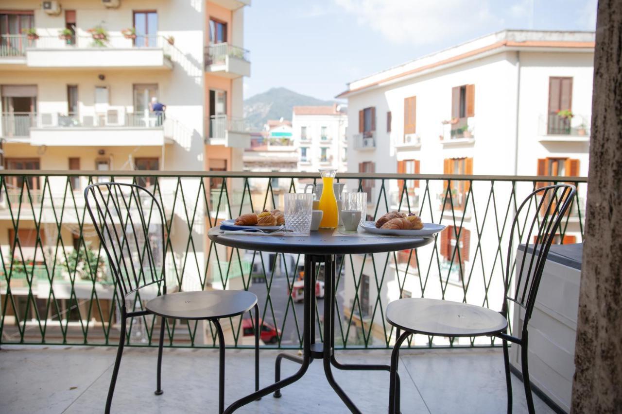 Appartamento Velia Salerno Exterior foto